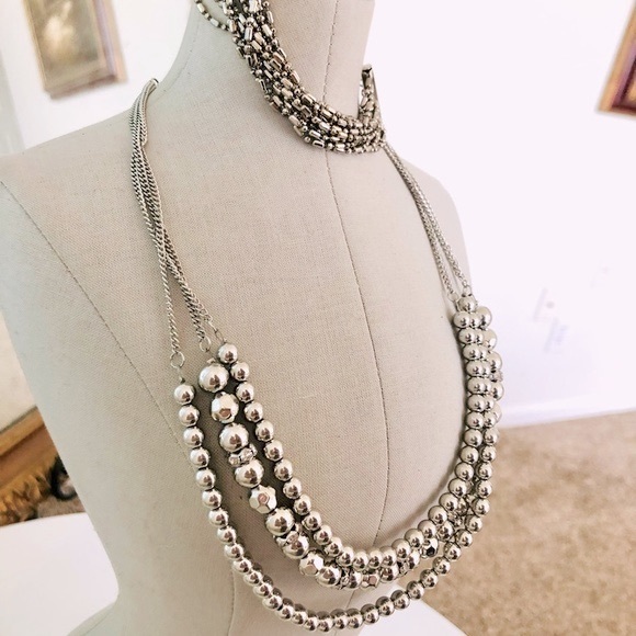 Modern Vintage Metallic Silver Necklace & Bracelet - Picture 2 of 12